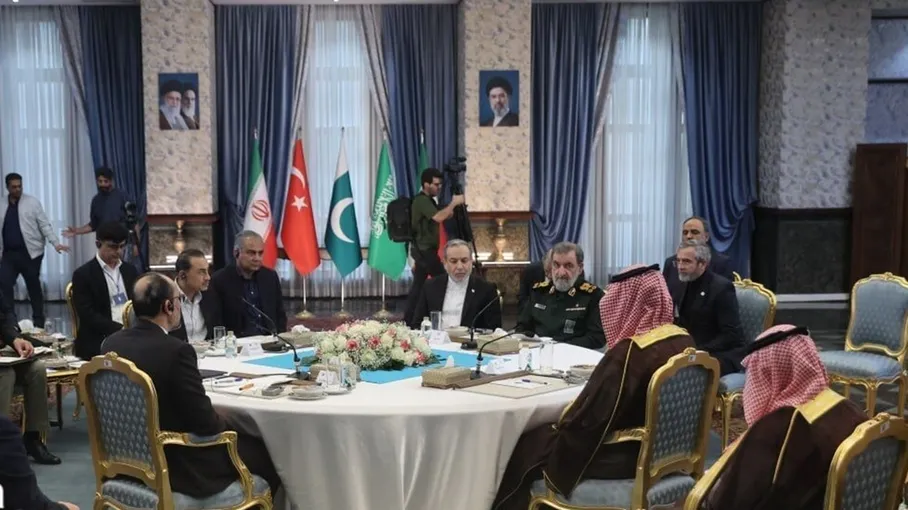 بعدما حط "حلف مكة" في طهران.. هل يُسحب فتيل الحرب ؟  (شاهد التقرير) 