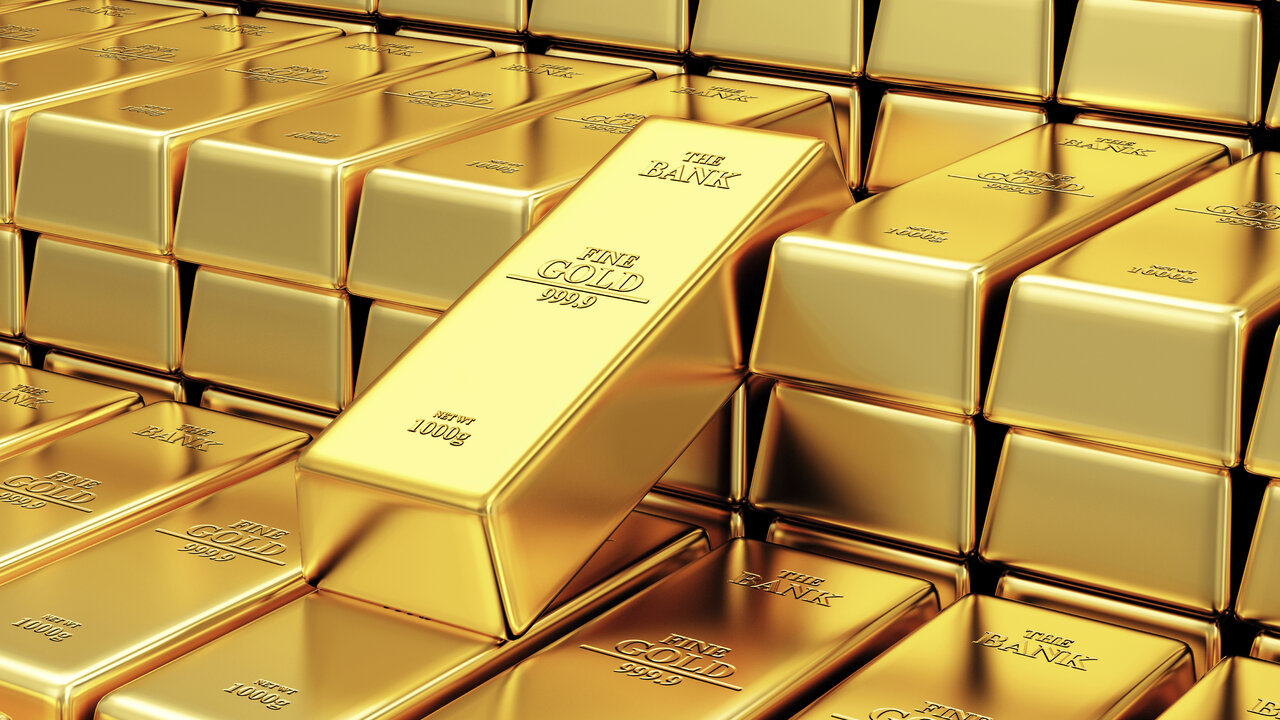 الذهب يتراجع.. كم بلغ سعر الأونصة؟