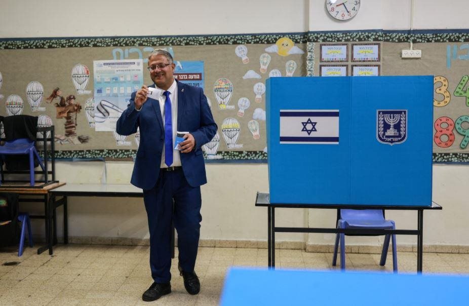 وزير الأمن القومي إيتمار بن غفير يدلي بصوته في الانتخابات الإسرائيلية