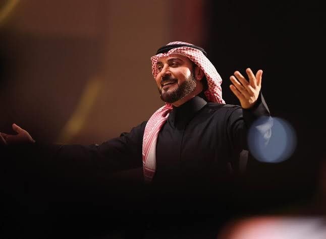 مفاجأة عيد ميلاد لماجد المهندس خلال تحضيراته لحفله في الكويت.. وهكذا كانت الأجواء!