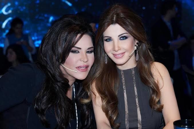 لقاء عفوي يجمع نانسي عجرم بـ احلام في الكويت ورسالة حب بينهما 