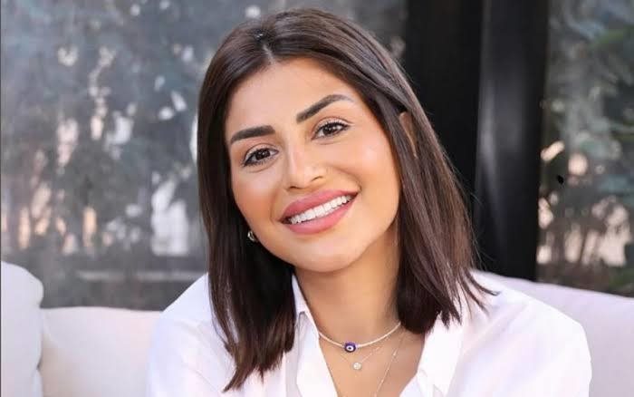 منة فضالي تلوّح باعتزال الفن وبيع ممتلكاتها ومغادرة مصر مع والدتها!
