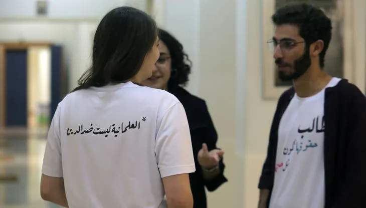 فوز العلماني على القوات في الحقوق والعلوم السياسية باليسوعية