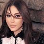 اليسا تخلع الكعب العالي على المسرح وتغني لأول مرة اغنية "لعبة الايام" بعد تسريبها
