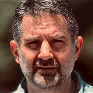 الحزن يخيّم على عثمان أبو لبن بعد وفاة والدته