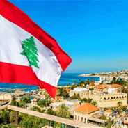 الجلوس خلال النشيد الوطني.. جريمة؟ 