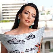الموت يفجع الفنانة السورية أمل عرفة بوفاة عمتها.. هذه تفاصيل التشييع والعزاء