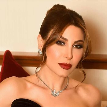يارا تخطف الأنظار بإطلالة ذهبية ساحرة.. أناقة وفخامة في أحدث ظهور لها