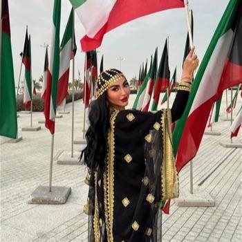 ترحيل الفاشينيستا نورهان الشهيرة بـ “بوكاهانتس” من الكويت  بتهمة مخالفة الآداب العامة 