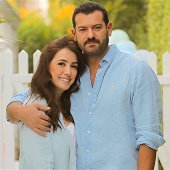 عمرو يوسف يتغزّل بـ كندة علوش في مهرجان الجونة والأخيرة تفاجئه بردّ طريف
