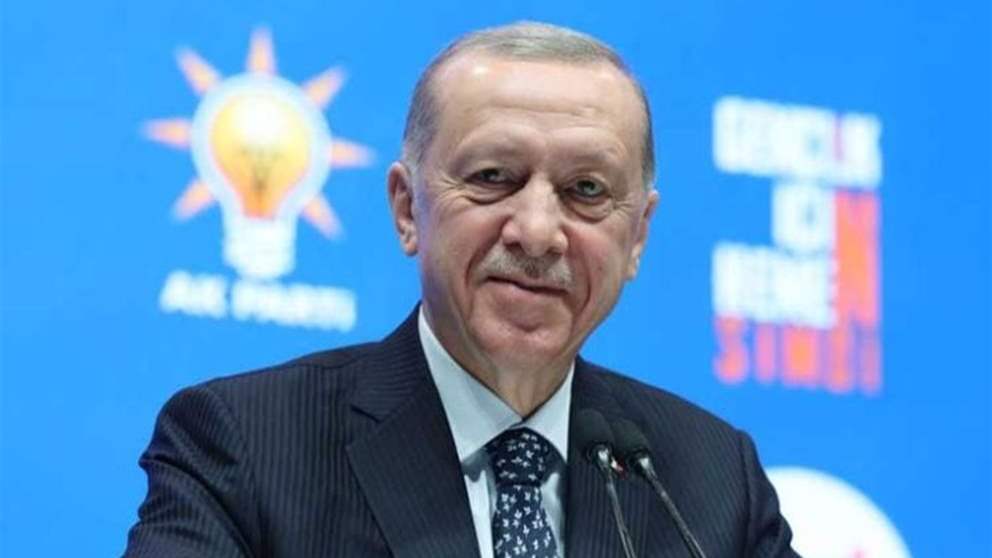 بالفيديو - أردوغان يقطع مقابلة على الهواء بسبب إصابته بوعكة