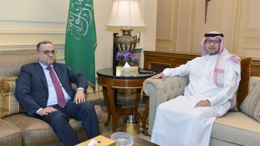 السفير السعودي يلتقي مدير عام الامن العام بالوكالة العميد الياس البيسري 