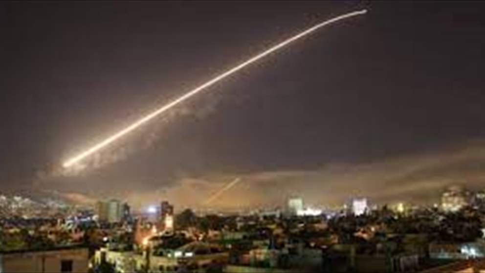 عدوان إسرائيلي يستهدف محيط دمشق .. والدفاعات الجوية السورية تتصدى 