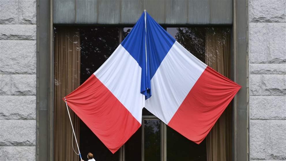 ثلاثة قتلى بينهم عسكريان في تحطم طائرة خفيفة في جنوب فرنسا