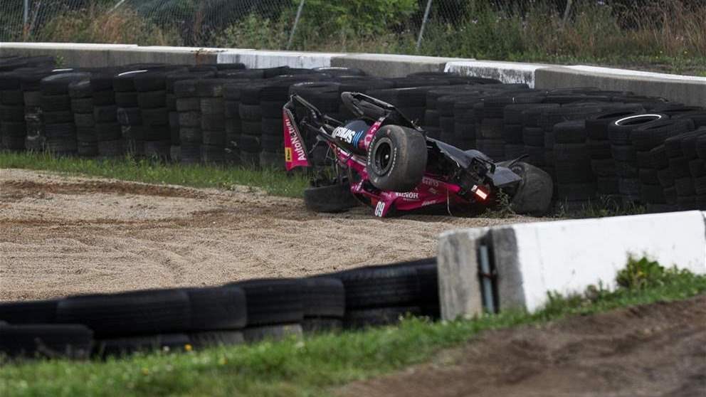 فيديو - حادث مرعب في IndyCar - السيارة تحطمت والسائق نجا