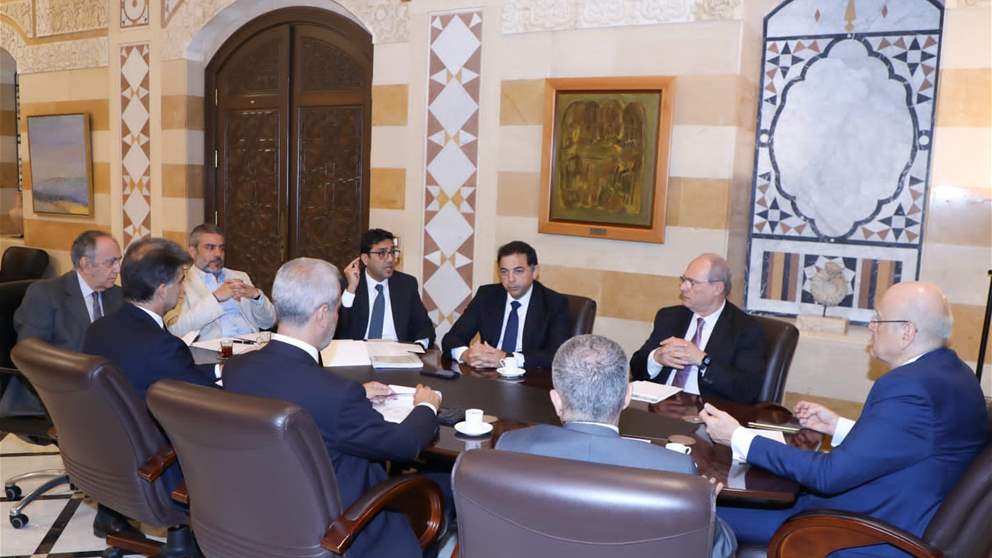 ميقاتي يلتقي نواب حاكم مصرف لبنان في السرايا الحكومية   
