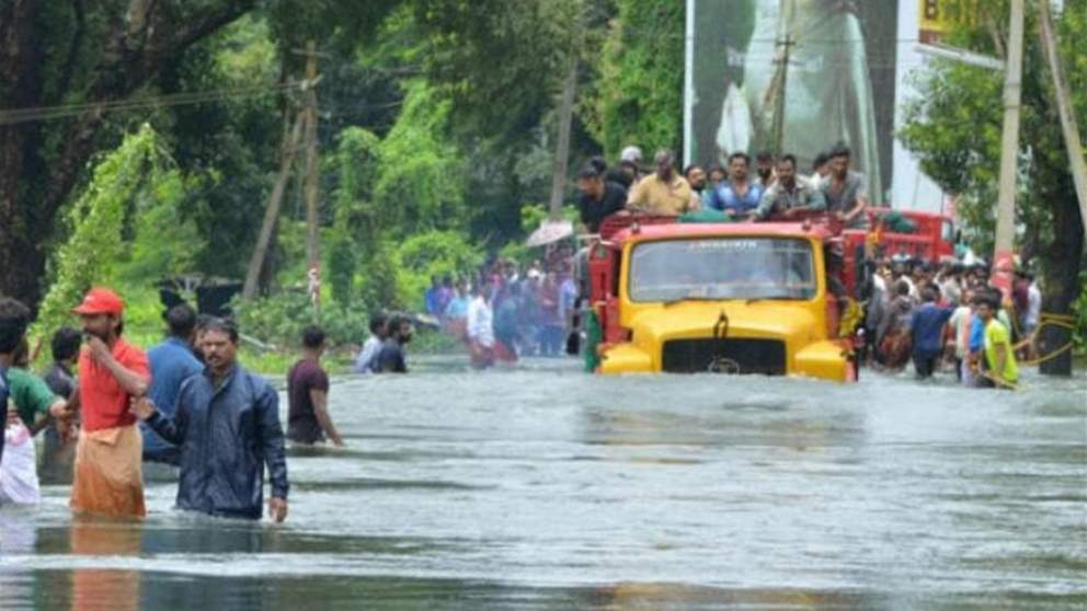 عشرات القتلى في الهند جراء انزلاقات التربة والفيضانات
