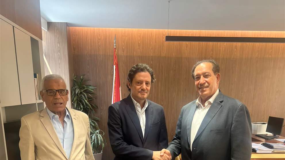 قنصل لبنان الفخري يزور وزير الإعلام 