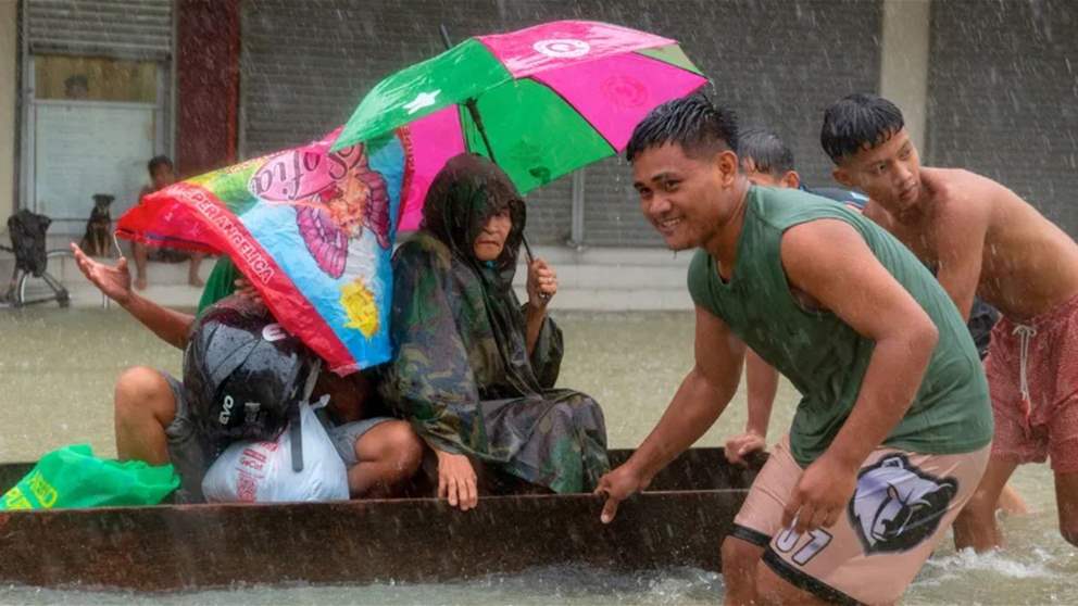 فيضانات في الفلبين تدفع المئات الى ترك منازلهم 