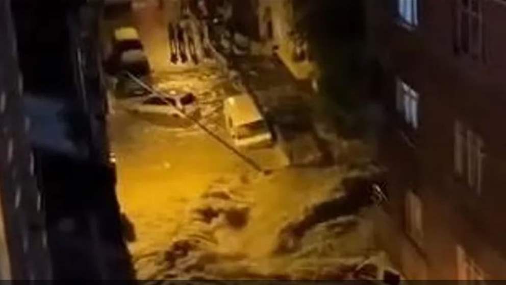 بالفيديو - اسطنبول تغرق بالفيضانات 