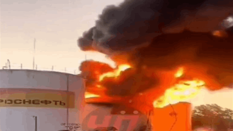 اندلاع حريق في خزان للوقود جنوب روسيا