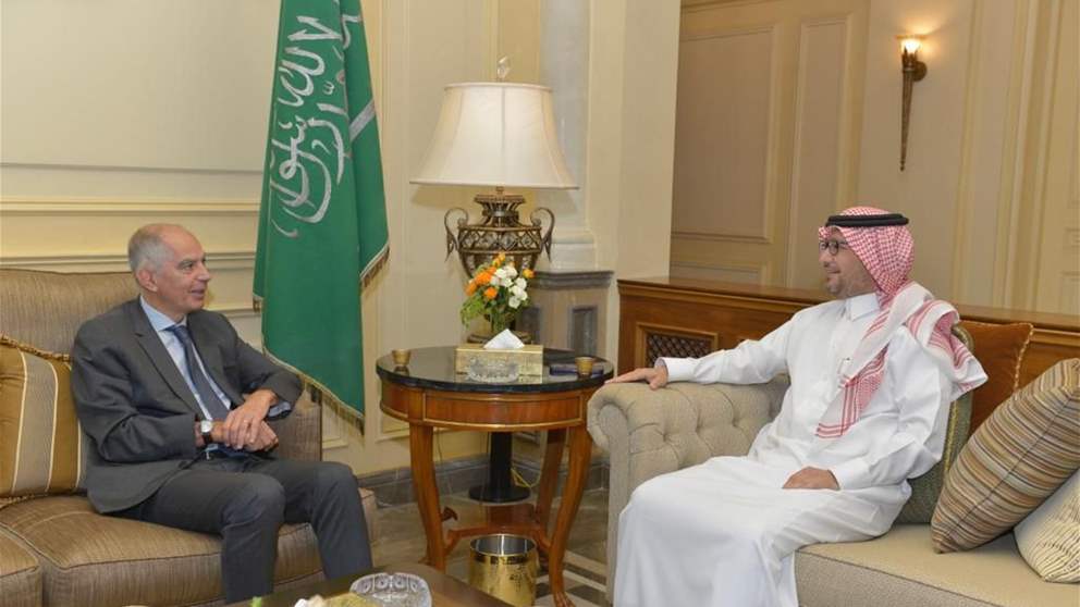 السفير السعودي وليد البخاري يستقبل نظيره الفرنسي هيرفيه ماغرو 