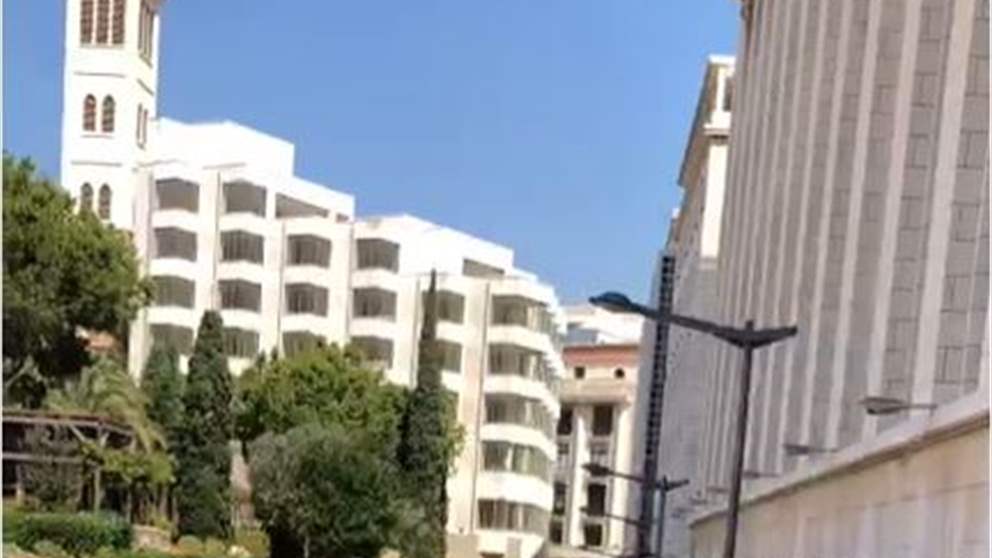 بالفيديو - موقع الاحتفال باليوم الوطني السعودي في بيروت بعد اعادة ترتيبه عقب انتهاء الحفل 