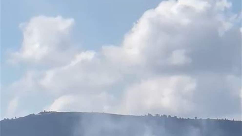 بالفيديو - لحظة إستهداف محيط بلدة كفركلا بنحو 15 قذيفة سقط 7 منها بين المنازل في الجهة الشمالية للبلدة 