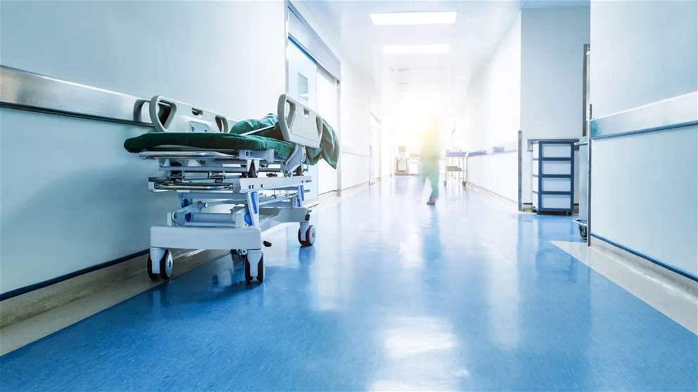 نجمة لبنانية شهيرة تدخل المستشفى وتقلق الجمهور على صحتها