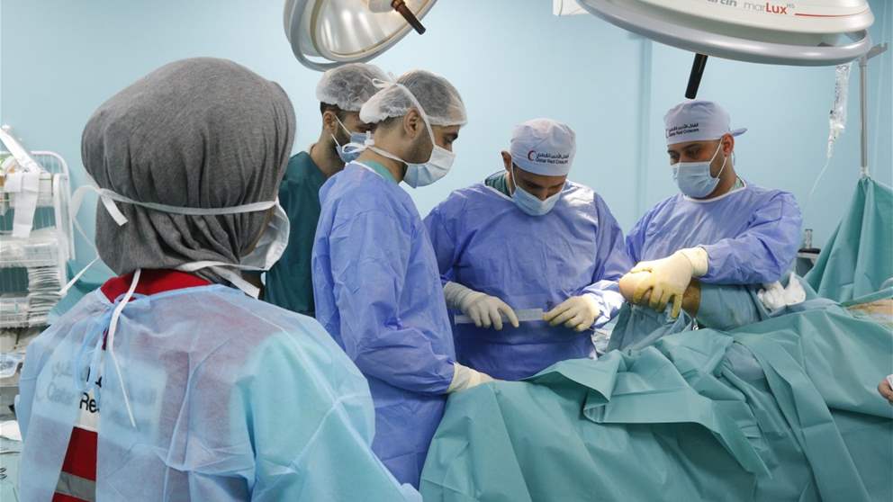 شاهد - "سوف نبقى هنا" من مستشفيات غزة بصوت الكادر الطبي! 