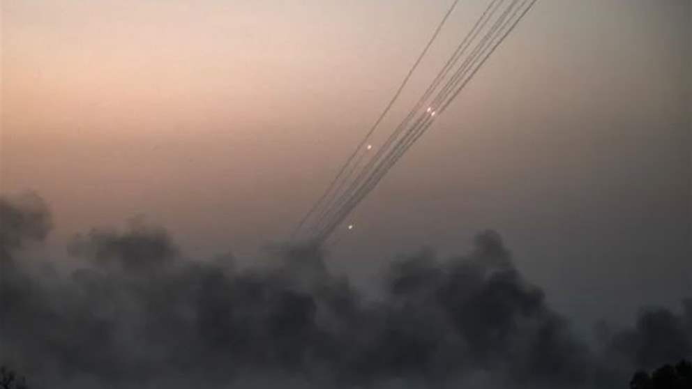 استهداف مواقع ومستوطنات الاحتلال بدفعة صاروخية من غزة والقسام تستهدف قاعدة "رعيم"