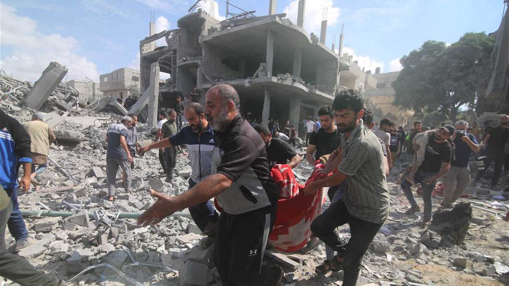  العدوان على غزة يتواصل .. 18 شهيداً بينهم اطفال ونساء بقصف منزل في مخيم النصيرات 