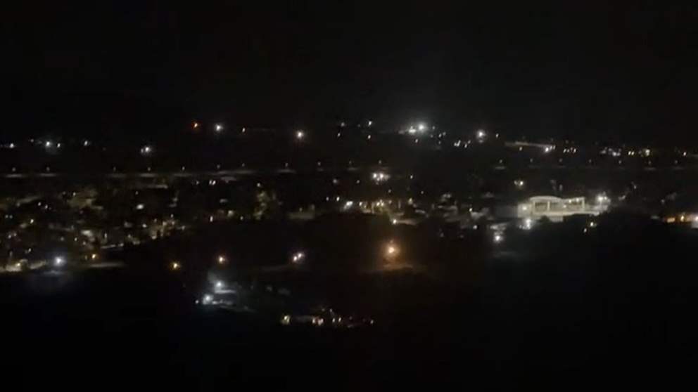 بالفيديو - لحظة سقوط صاروخ أطلق من غزة وسقط بالقرب من مستوطنة "تكواع" جنوبي مدينة القدس 
