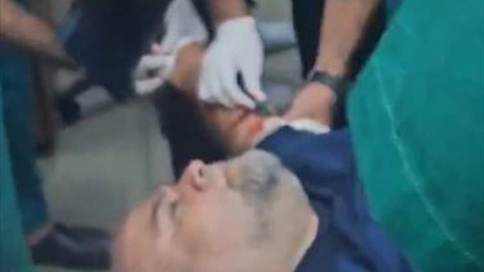 بالفيديو - اصابة مراسل الجزيرة وائل الدحدوح في غزة برصاصة في يده 