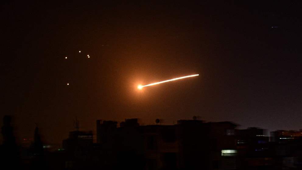 إذاعة جيش العدو: رصد صواريخ من سوريا تجاه الجولان 