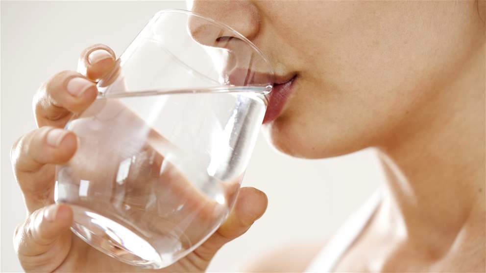 كيف يحقق شرب المياه على الريق فوائد كثيرة؟ 