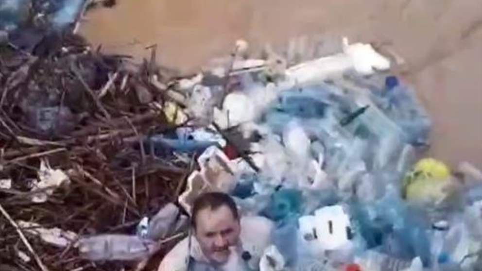  بالفيديو - إنقاذ مستخدم في المصلحة الوطنية لنهر الليطاني سحبته المياه خلال عملية التصريف في سد الزرارية  