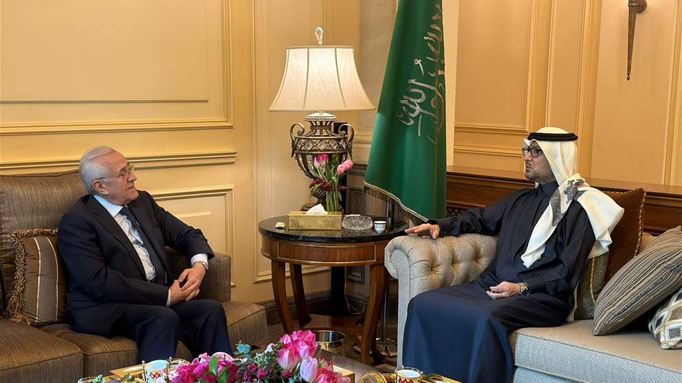 السفير السعودي وليد البخاري يستقبل رئيس الجمهورية السابق ميشال سليمان 