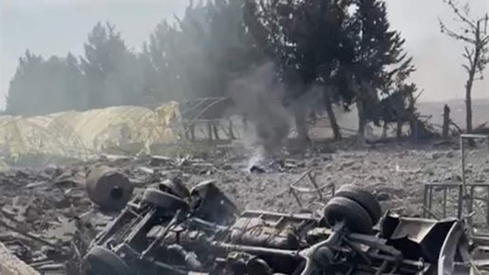   شاهد - مقطع مصور يظهر أثار الدمار وآلية محترقة إثر الغارات الإسرائيلية على بعلبك 