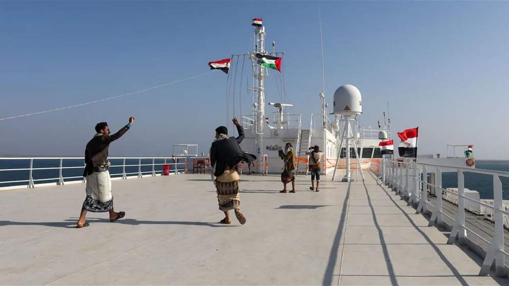 الحوثي يكشف عن "مفاجآت" في عمليات البحر الأحمر