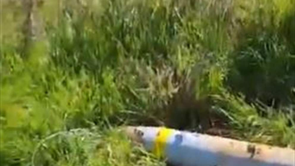 بالفيديو - صاروخ لم ينفجر في بلدة حراجل في كسروان 
