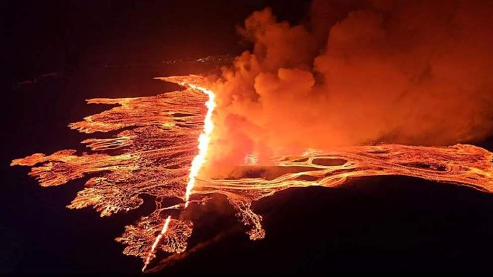 بالفيديو.. "بركان أيسلندا" يثور مجدداً