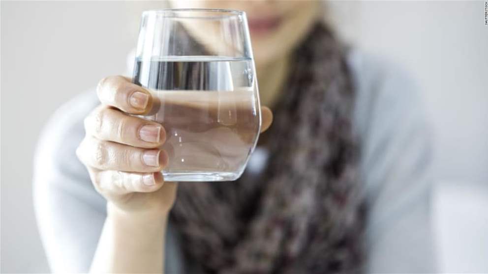 هل يؤدي شرب المزيد من الماء إلى فقدان الوزن؟ 