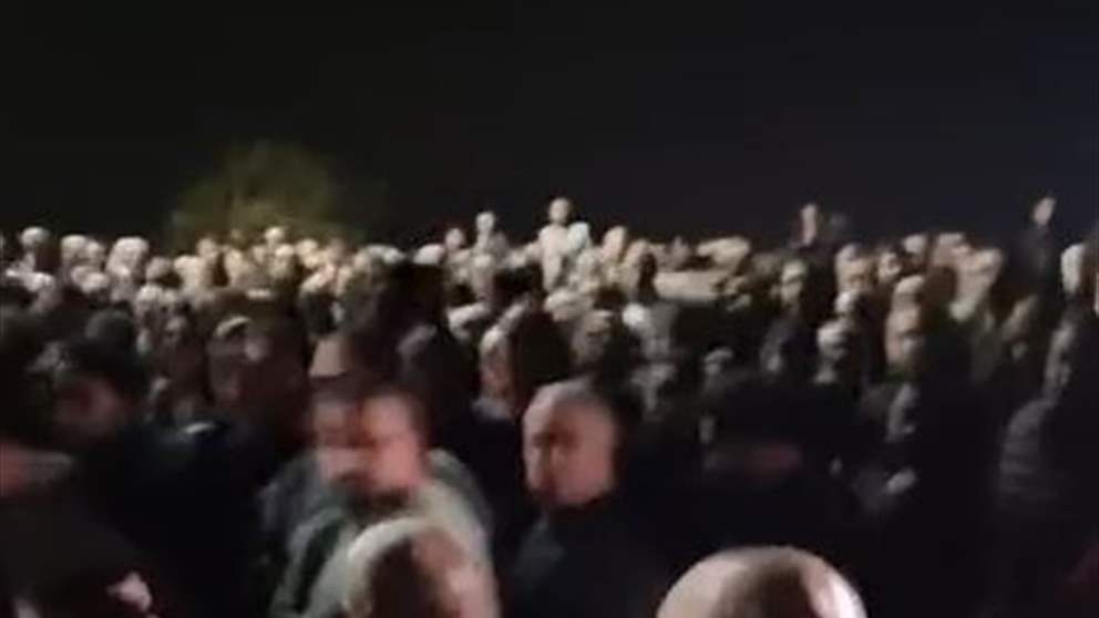 بالفيديو - لحظة وصول رئيس "القوات اللبنانية" سمير جعجع الى مركز الحزب في مستيتا بجبيل