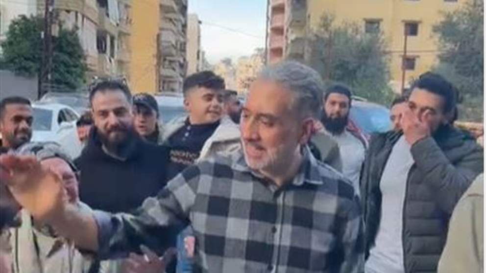 بالفيديو - بعد 18 عاماً من الإعتقال في سوريا...  لبناني يعود الى طرابلس