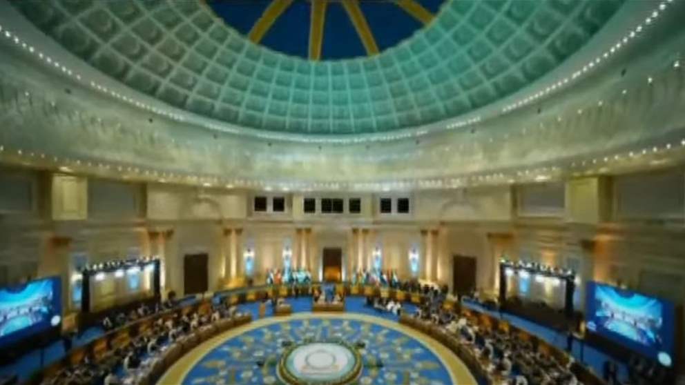 وقائع القمة العربية الطارئة في القاهرة