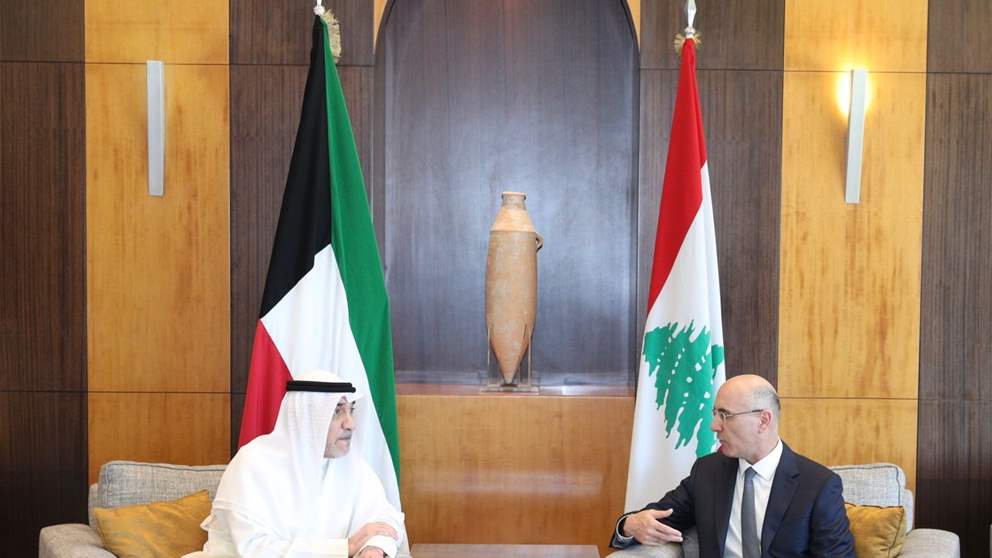 الحجار استقبل الصباح في مطار بيروت 