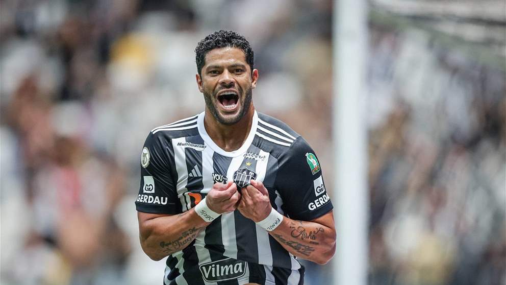 فيديو - هالك يتحدى الزمن بثنائية مذهلة في شباك بالميراس