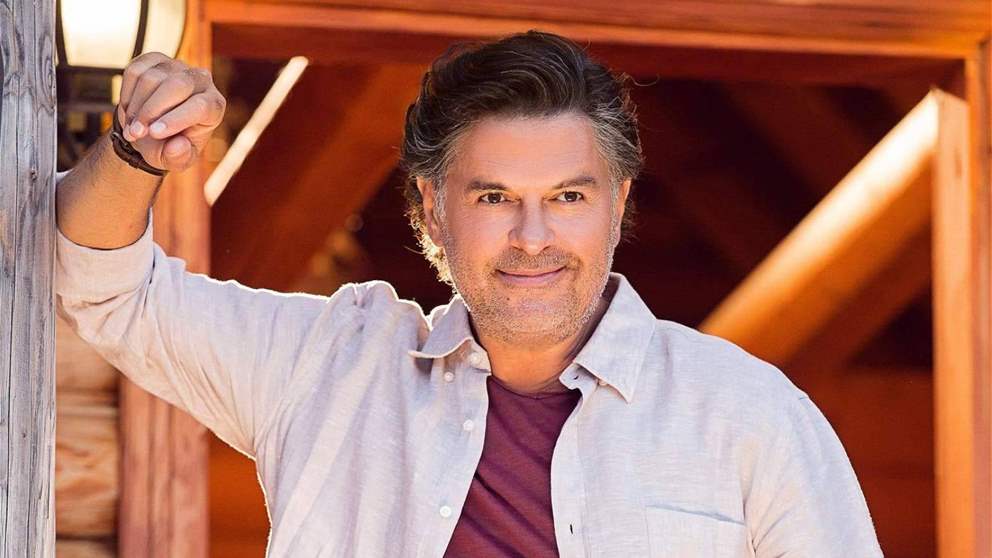 "ممنوع حد يبوس جوزي وهو بيغني".. زوجة فنان مصري تثير الجدل بتعليقها على قضية راغب علامة