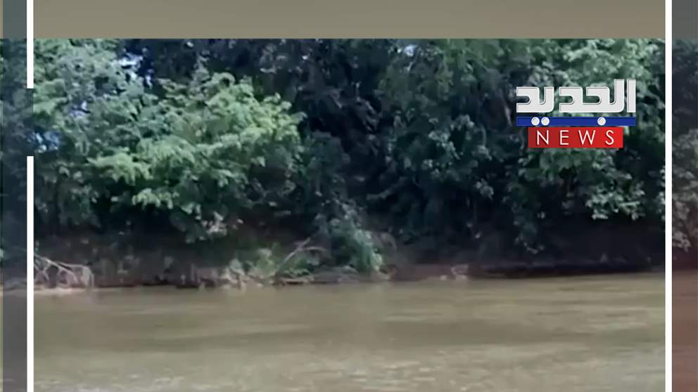 أثناء بث مباشر.. مراسل يعثر على جثة! (فيديو) 